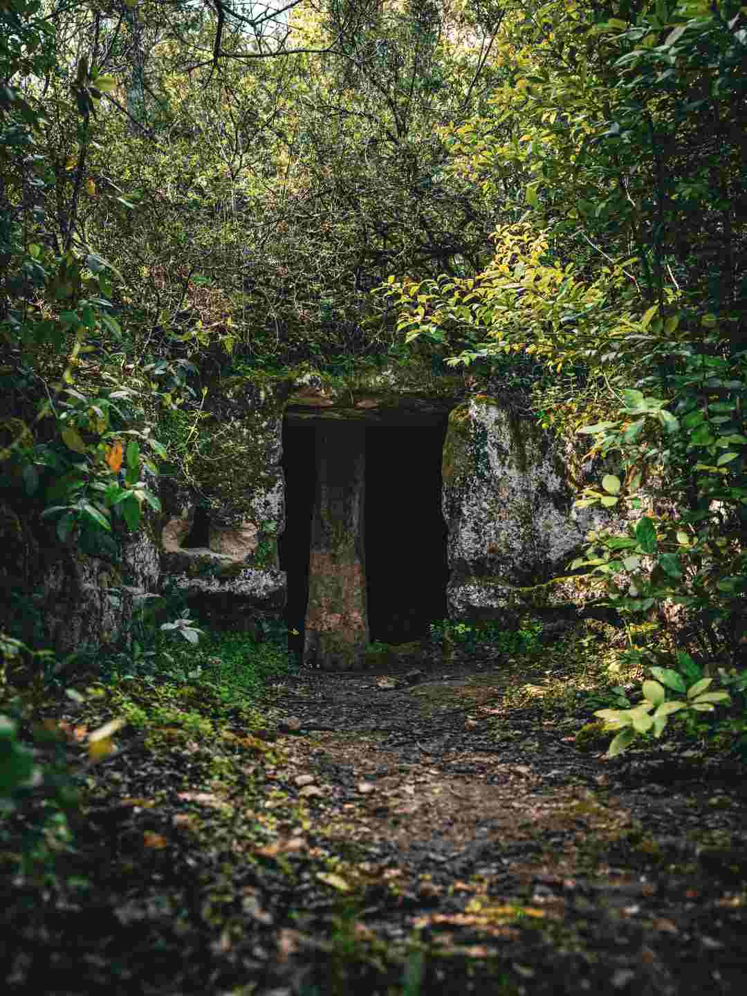 Grotte nella Valle di Logulentu a Sassari