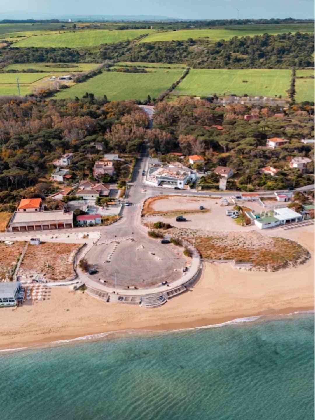 Rotonda nella spiaggia di Platamona a Sassari