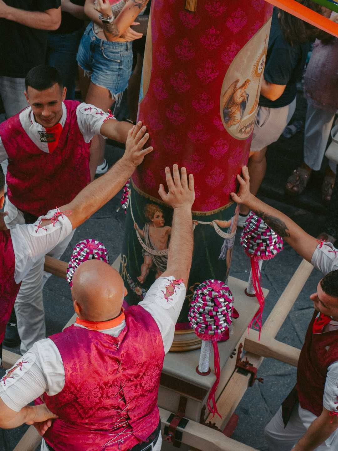 Portatori del Gremio dei Viandanti alla Discesa dei Candelieri a Sassari