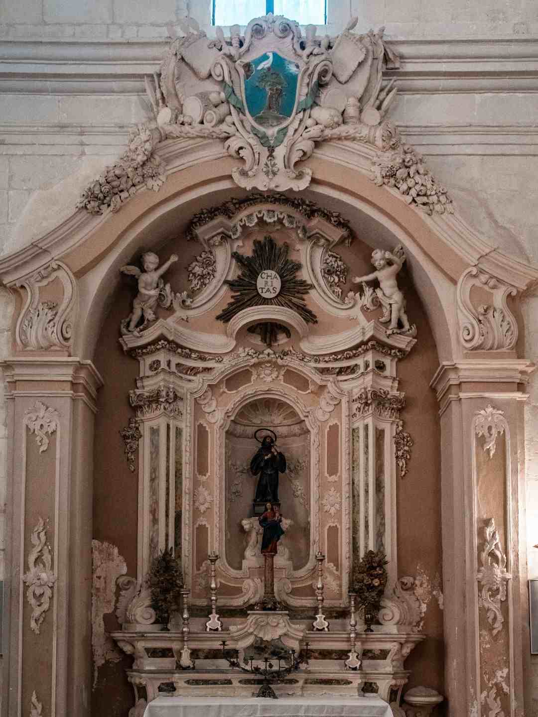 Interno della chiesa di San Giacomo a Sassari
