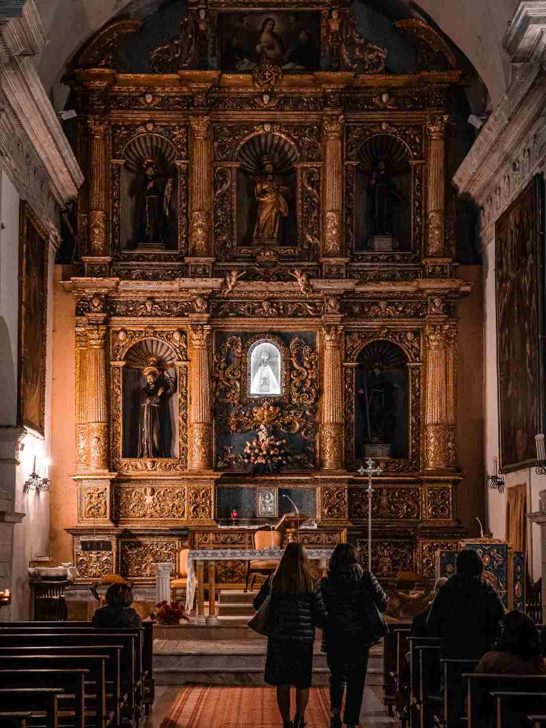 Interno della chiesa San Pietro in Silki a Sassari