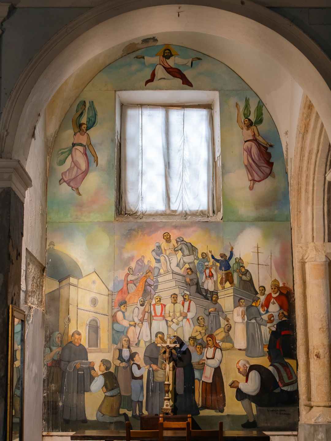 Dipinto murale dentro la Chiesa di Santa Maria di Betlem a Sassari