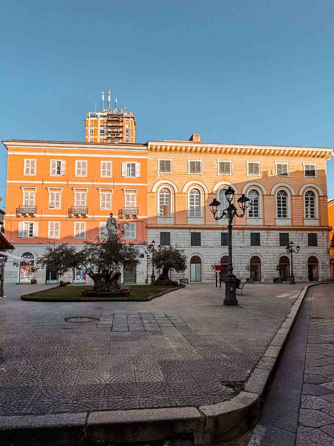 Piazza Azuni