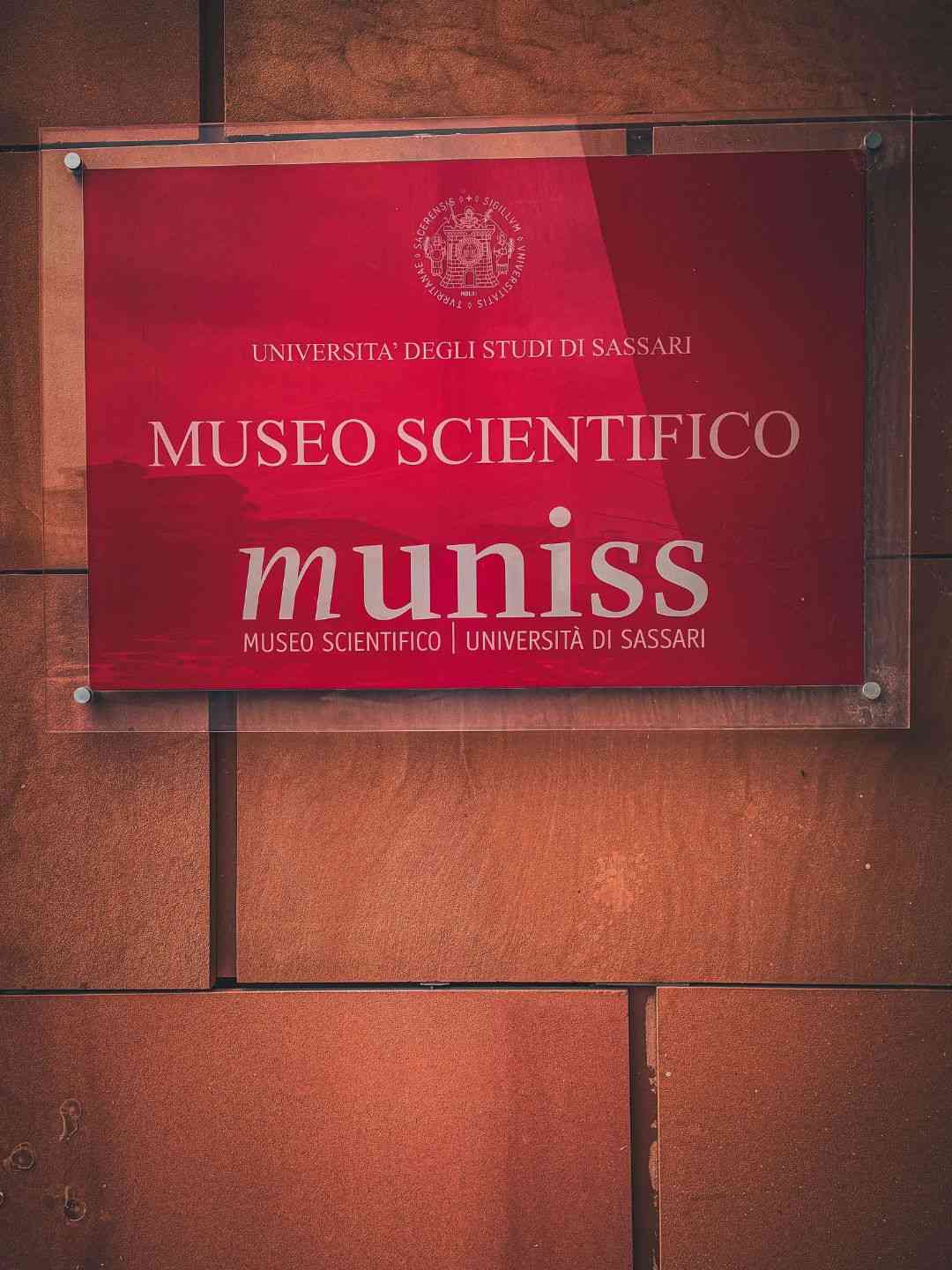 Targa del muniss Museo Scientifico a Sassari