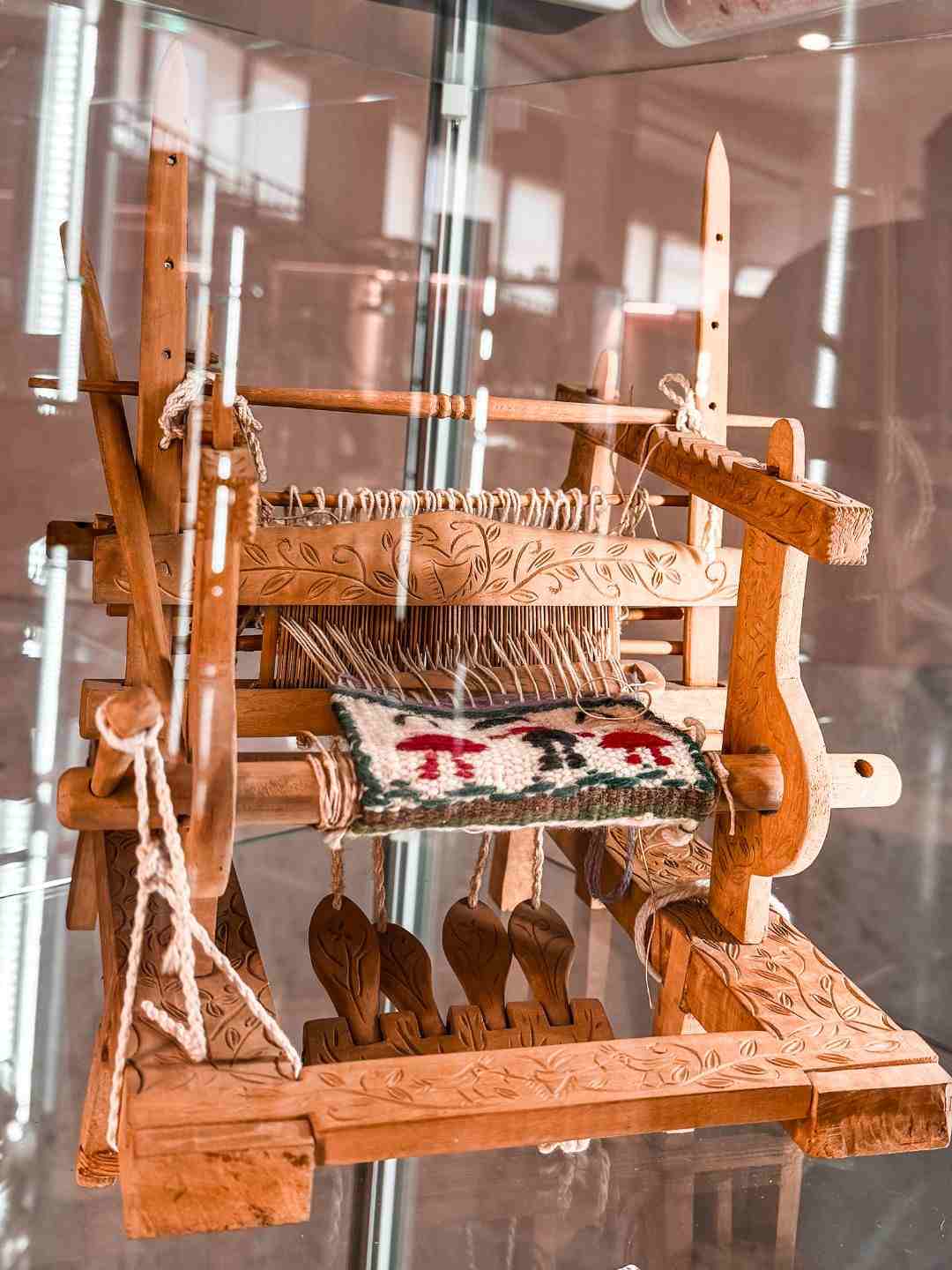Antico telaio sardo esposto nel Museo Scientifico a Sassari