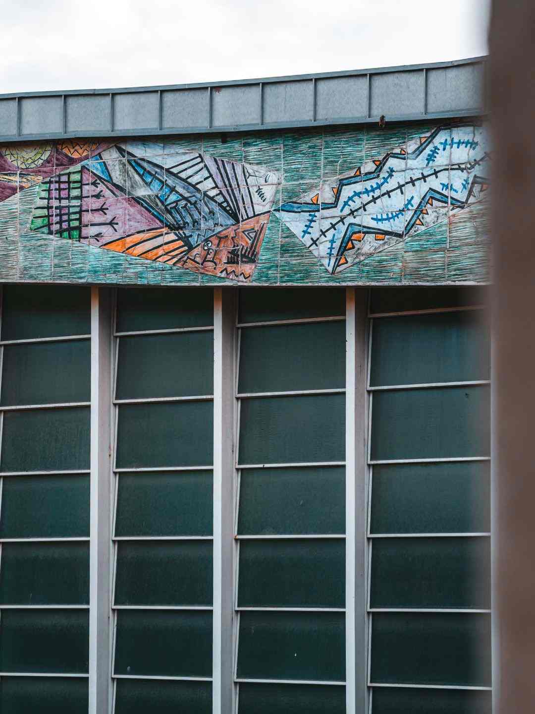 Dettaglio della facciata laterale del Padiglione Tavolara a Sassari