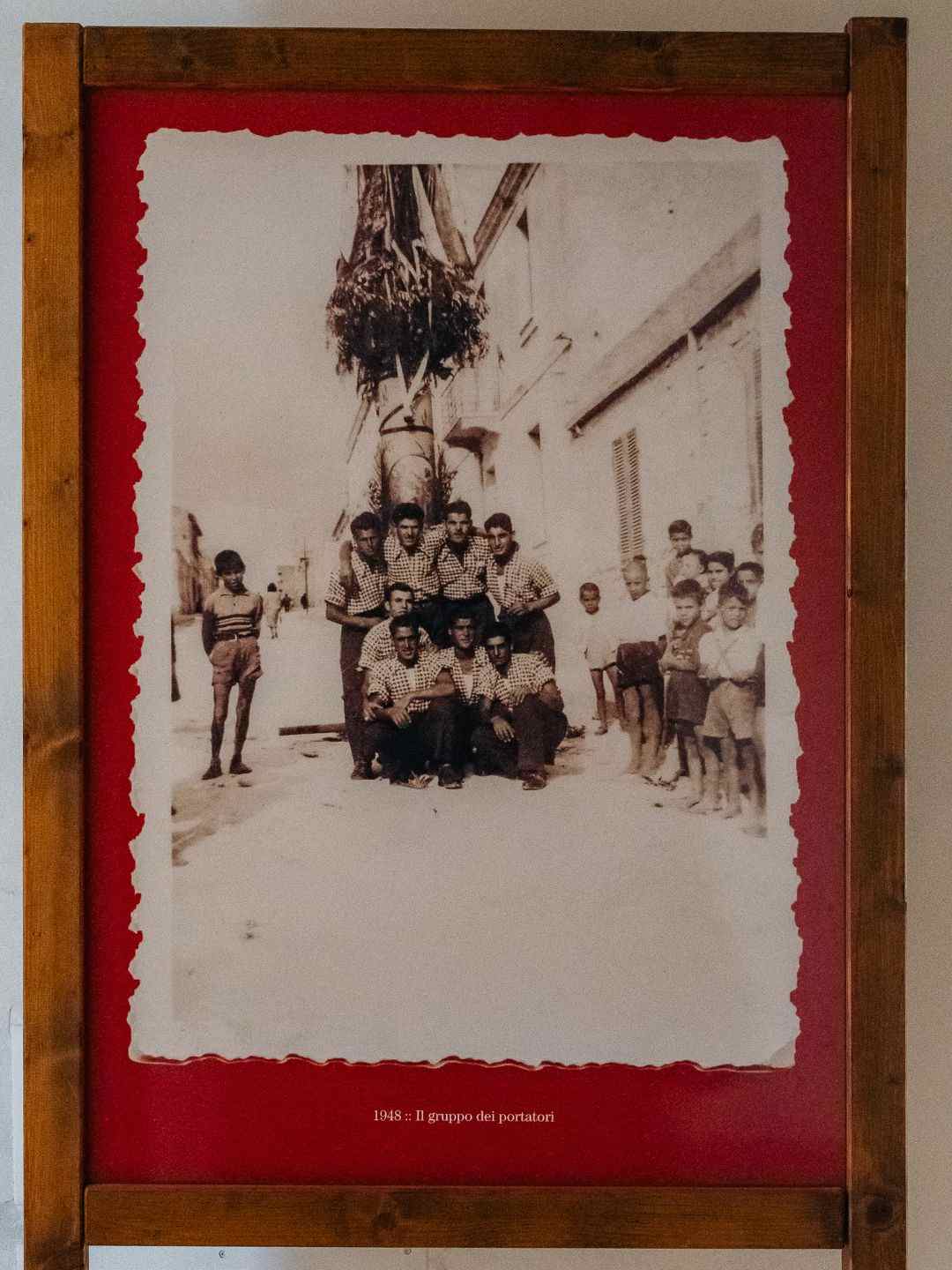 Fotografia storica dei Candelieri esposta nel polo museale di Santa Maria di Betlem