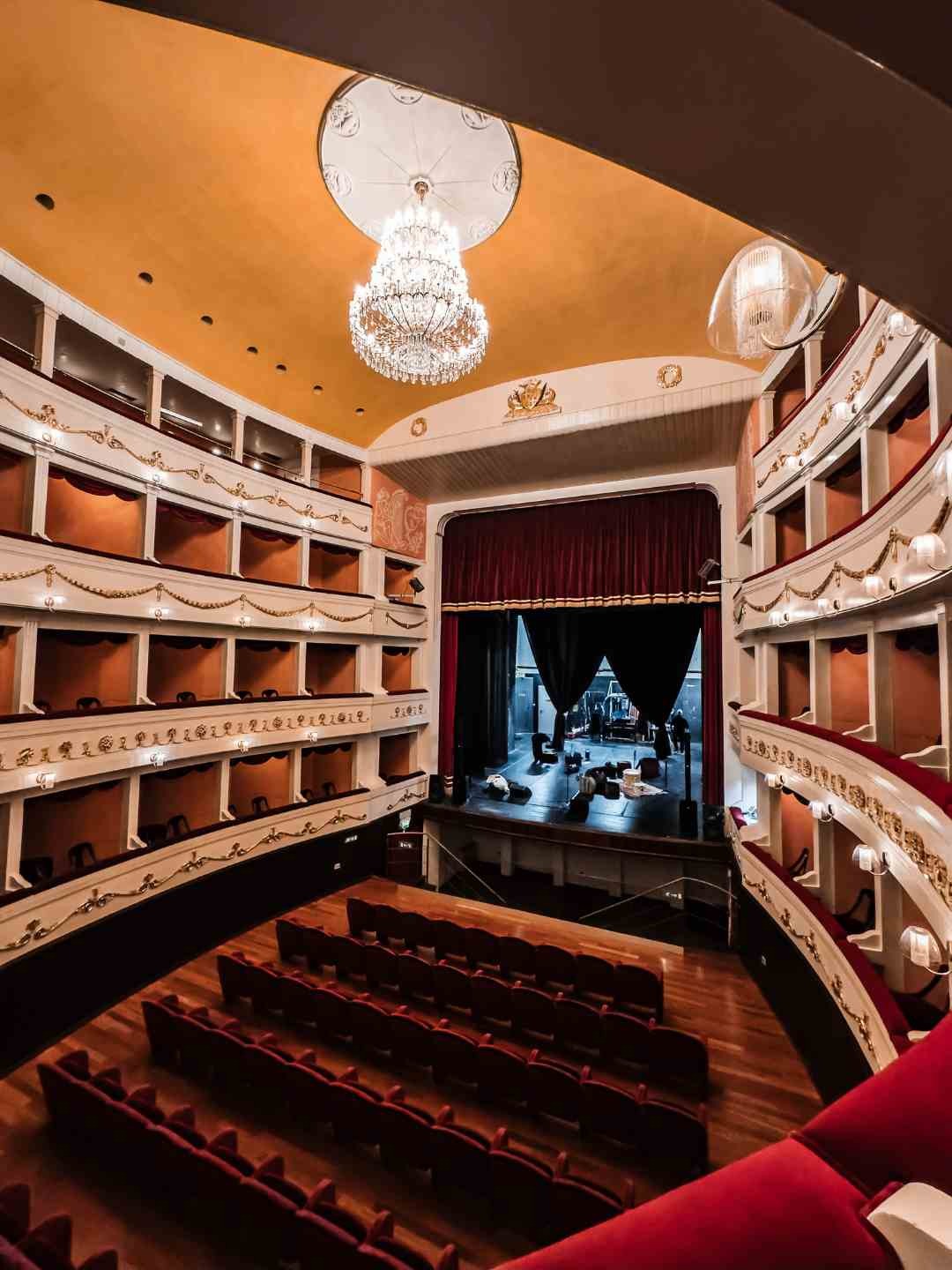 Interno del Teatro Civico
